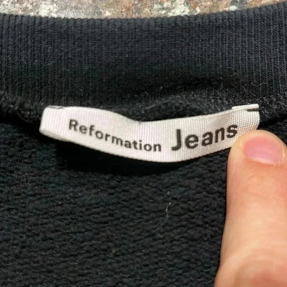 EUC Reformation Hunter Crop Sweatshirt 100% Organic Cotton Black Sz Small - Picture 8 of 12